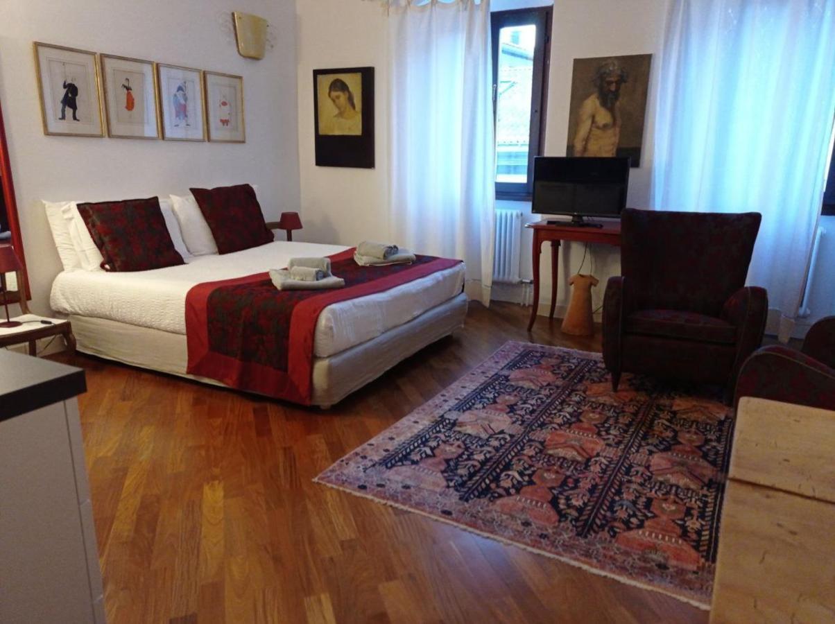 S. Trinita 18, Suites & Rooms Trento Ngoại thất bức ảnh